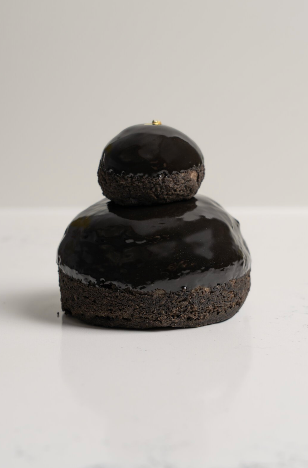 Chou chocolat, toffee, amande