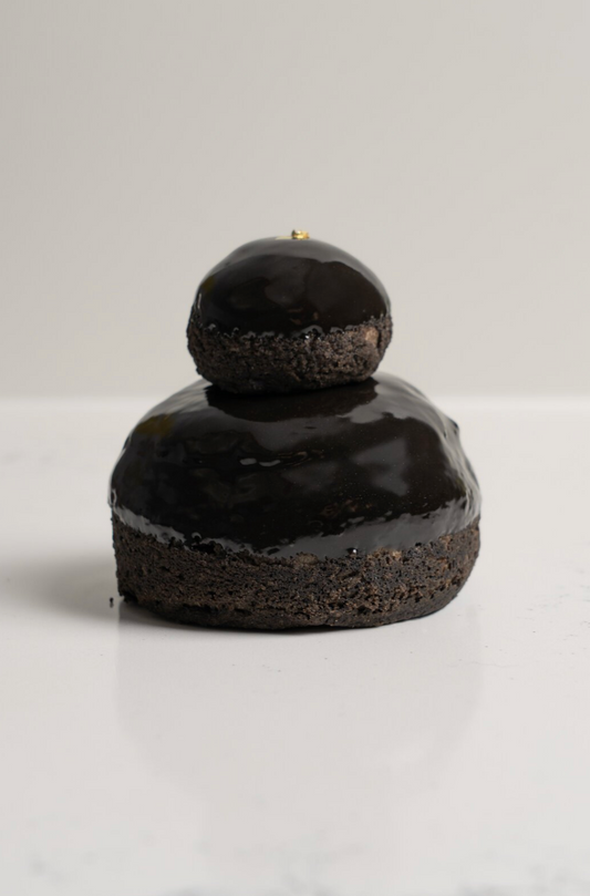 Chou chocolat, toffee, amande